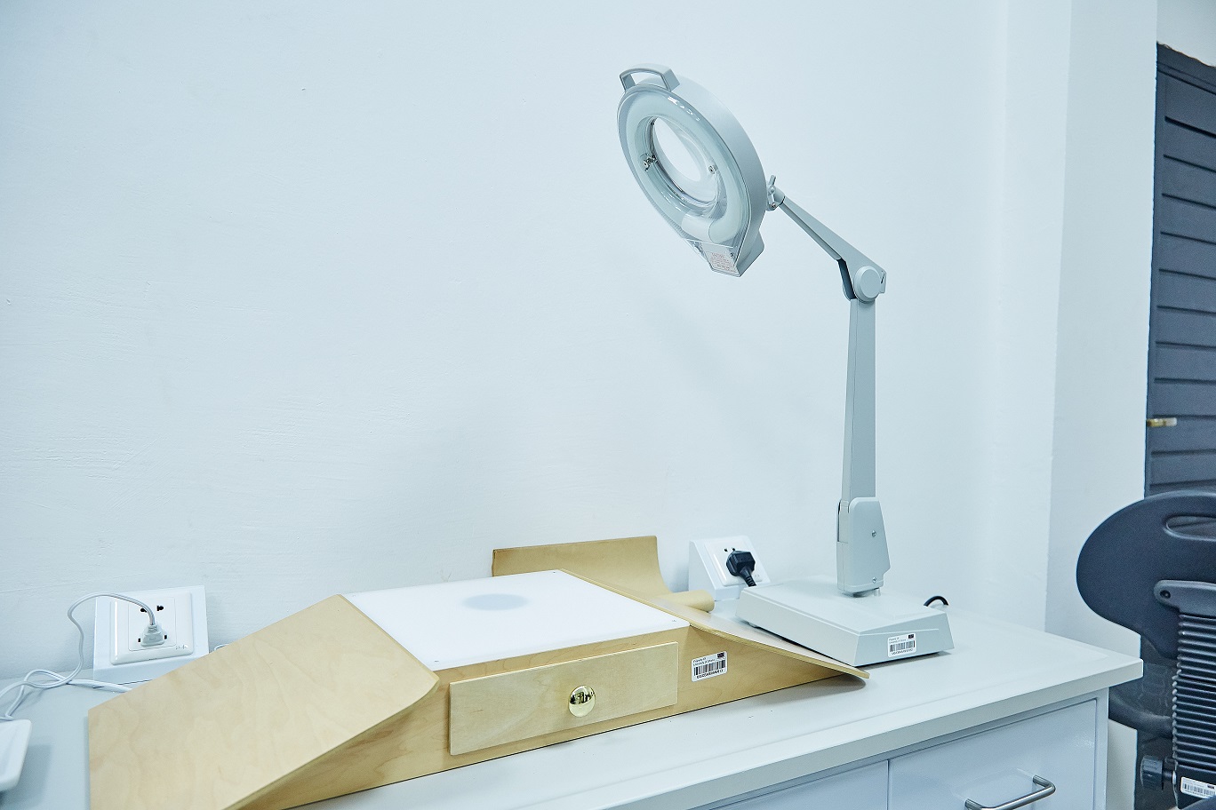 Diaphanoscopic equipment at West African Centre for Crop Improvement